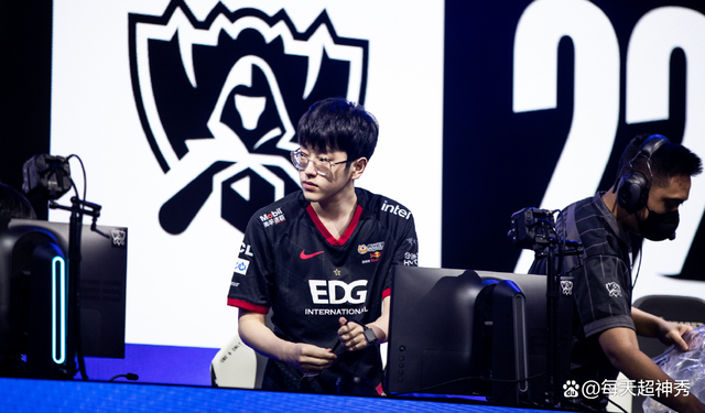 爱游戏官网Scout在C9比赛中战术调整,逆转引发热议!的简单介绍