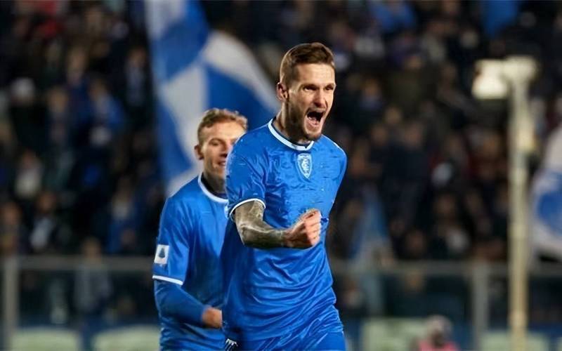 爱游戏网页版国际比赛日意大利杯焦点战；切尔西队长鼓劲；媒体盛赞；更衣室氛围转暖的简单介绍